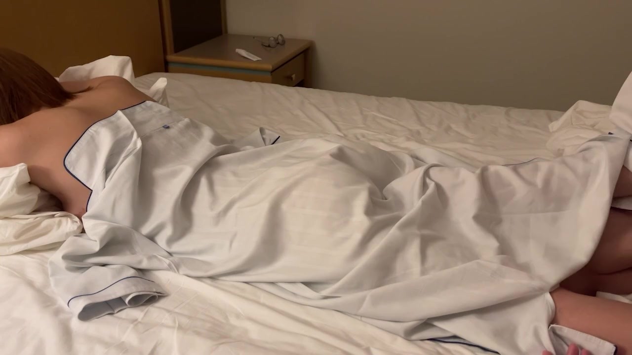 19歳の超美人女子大生がパイパンにしたから中出しさせてくれた - Free Sex Video - RedTube