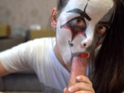 Хеллоуинский минет клоунша удовлетворяет папикин хуй на камеру - Screenshot 3 of 16 - Suck