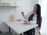 La sexy doctora le cura la disfuncion erectil a joven de ENORME verga - Stella Osorio x Tommy Verga 1/16