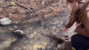 【個人撮影】登山者とすれ違う山で看護師に露出フェラチオしてもらった。