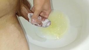 POLLA APUNTO DE ESTALLAR, GRANDE Y VENOZA, JUGANDO CON AVENA