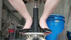 【Shemale】Ting xuan anal sex on high chair in ruins