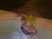 Я выебал девушку шрека.  Ебу ее жестко в доги стайле, пока ее мокрая киска не кончит. 1/16