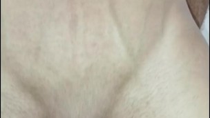 PADRASTRO AZOTA MI CULO EN PIJAMA, HASTA LOGRAR PENE GRANDE Y VENOZO, POV, PUTA SUMISA