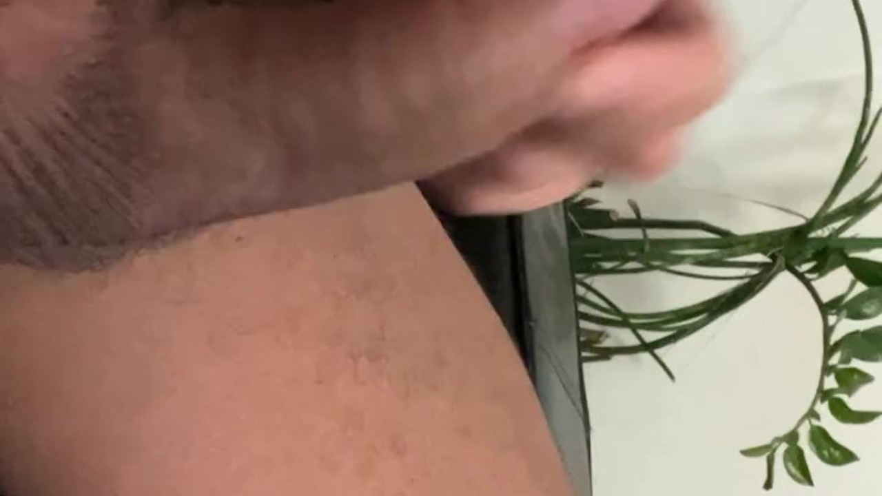 SOLO MASTURBATION SALLE DE BAIN CAUGHT STEPMOM - Free Sex Video - RedTube