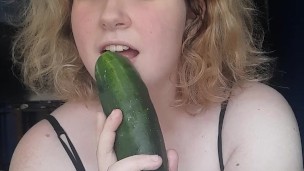 PLAYING WITH A CUCUMBER | Fansly - starjoannaxxx