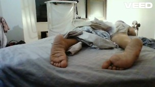 MIDGET FEET AND TOES FETISH SOLO FEMALE BROWN SMALL FEET