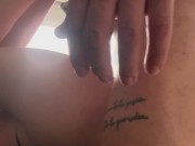 Cogiendo con la roomie, me pide grabarle video a su ex y termina con la verga en el cu 1/16