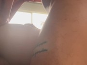 Cogiendo con la roomie, me pide grabarle video a su ex y termina con la verga en el cu 5/16