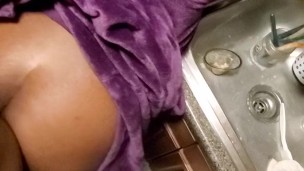 He Fucked Her While She Was Gossiping