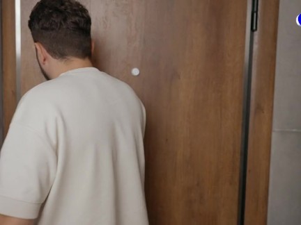 My friend's mum came to visit her son but I fucked her with my big cock and cum all over her mouth