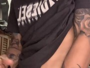 Quieres tocarme la verga mi amor ?😏