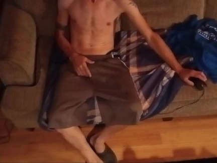 A Laptop Jackoff Until Cumming
