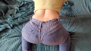 Cumming hard on her juicy ass in jeans