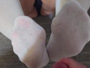 FOOTJOB - clumsily rubbing daddy's dick until he cums all over my small feet