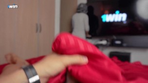 Tímida musulmana culona en hijab es follada por su jefe