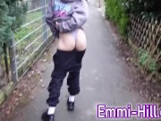 18 year old German teenager shows her PUSSY an Tits in public!