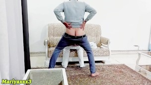 سکس طولانی با خدمتکار سکسی که اومده بود برای کار.چقدر حشری بود