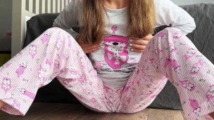 big squirt orgasm horny babe schoolgirl in pajama 18yo fingering pussy and cum