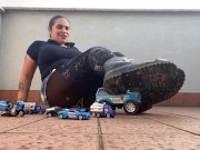 POLICE TOY CAR DESTROYER - Screenshot 2 of 16 - Boots