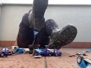 POLICE TOY CAR DESTROYER - Screenshot 7 of 16 - Boots