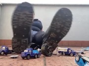 POLICE TOY CAR DESTROYER - Screenshot 8 of 16 - Crush