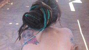 Dois vem um onibus abandona no deserto e decidem transar lá - Alemaohub