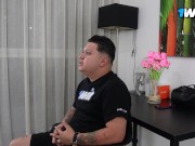 PLOMERO SE FOLLA EN LA COCINA  A LA ESPOSA DEL HOMBRE QUE LO CONTRATÓ-JACOB NEWMAN-PARTE 1 1/16