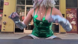 Suzy’s Waitng to blow her favorite band!! Full video on onlyfans!!