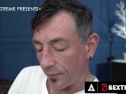 21 SEXTREME - Sexy Shelley Bliss Gets Her Wet Pussy Fucked By Her Old Teacher 1/16