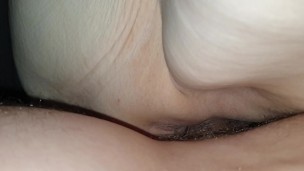 Reality couple zijn pik gaat diep en hard in mijn kut. Hij spuit zijn sperma over me. Nymph milf