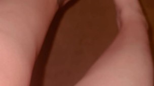 Come rub your dick between my feet