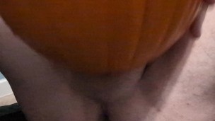 Guy Gives Pumpkin a Deep Creampie and Plays With the Cum