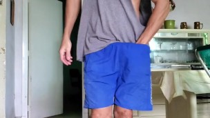 Hi, does anyone want to give me a back massage? You can watch while I jerk off