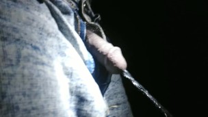 Man Pissing 🍌💦 Loudly Close Up Asian Bbc