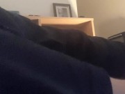Mec tatouer baise une belle chatte jusqu’à l’orgasme fleshlight