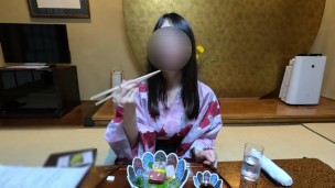 【個人撮影】温泉旅館で可愛い浴衣姿の彼女と朝食前にまったりイチャイチャタイム♡そして濃厚フェラ.../Japanese amateur hentai