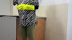 چرا اب سرد شده....ناهار چیه..از وقتی رفتی سر کار دیگه...(سکس داستانی فارسی)