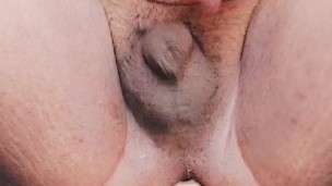 Princess Sissy en petticoat recibiendo Pleasure anal