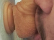 Macho aprendiendo a mamar con un dildo grande 10/16