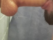 Macho aprendiendo a mamar con un dildo grande 4/16