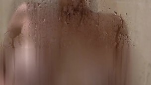 Miss Raquel Steamy Shower