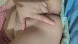 Tocandomeypensandoenelvecino