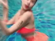 Introducing myself. - Screenshot 2 of 16 - Hot Mom