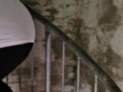 Deutsche Milf fickt draußen in einer Burg und bekommt ein creampie in ihrere pussy