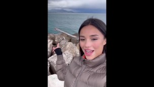 I suck a stranger in the beach 🥵