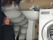 Facesitting while i brush my hair