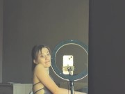 Beautiful bitch in gray top shows her ass💕