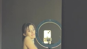 Beautiful bitch in gray top shows her ass💕