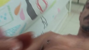 I'm so horny in the shower